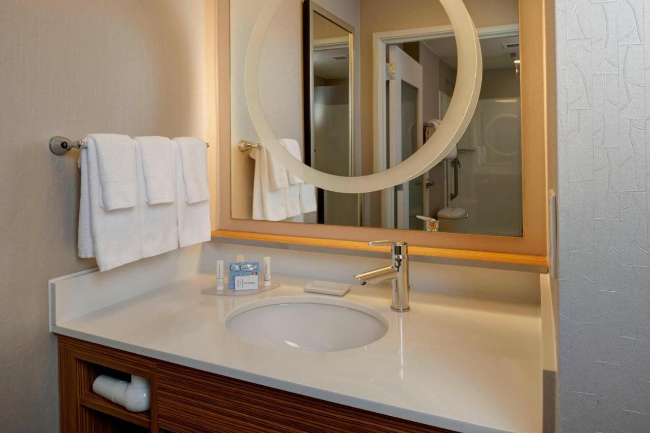 Springhill Suites St. Louis Brentwood Екстериор снимка
