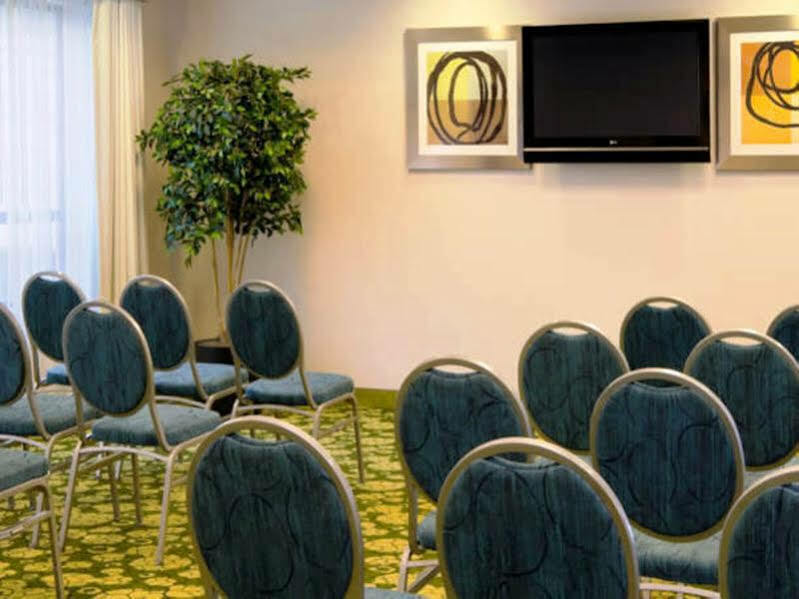Springhill Suites St. Louis Brentwood Екстериор снимка